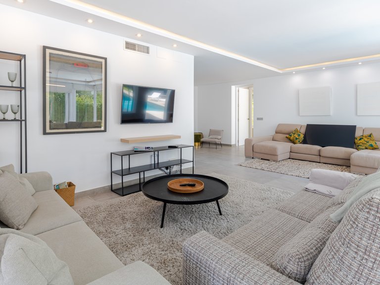 Villa for Sale in Nueva Andalucia Malaga 2