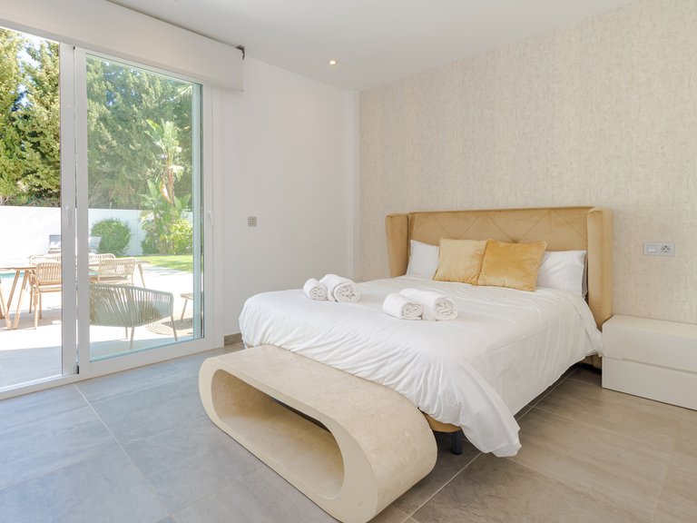Villa for Sale in Nueva Andalucia Malaga 11