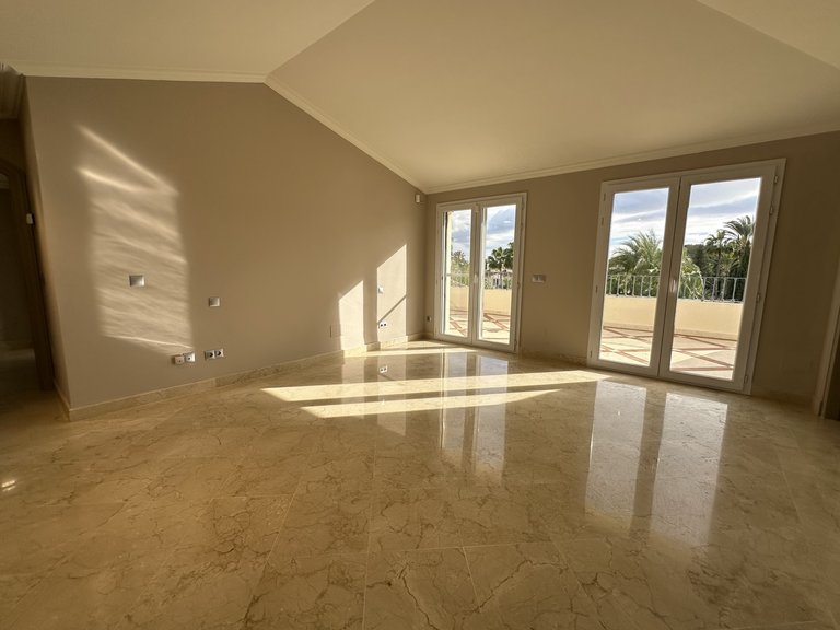 DUPLEX EN PREMIÈRE LIGNE DE GOLF À VENDRE À NUEVA ANDALUCÍA, MARBELLA 24
