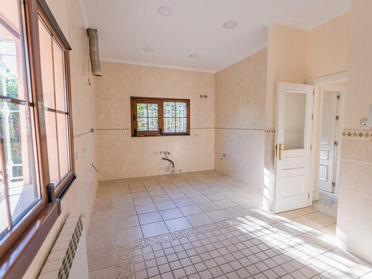 CHARMING FAMILY VILLA FOR SALE IN THE HEART OF MARBELLA 15