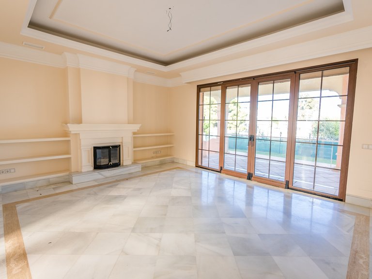 CHARMING FAMILY VILLA FOR SALE IN THE HEART OF MARBELLA 2