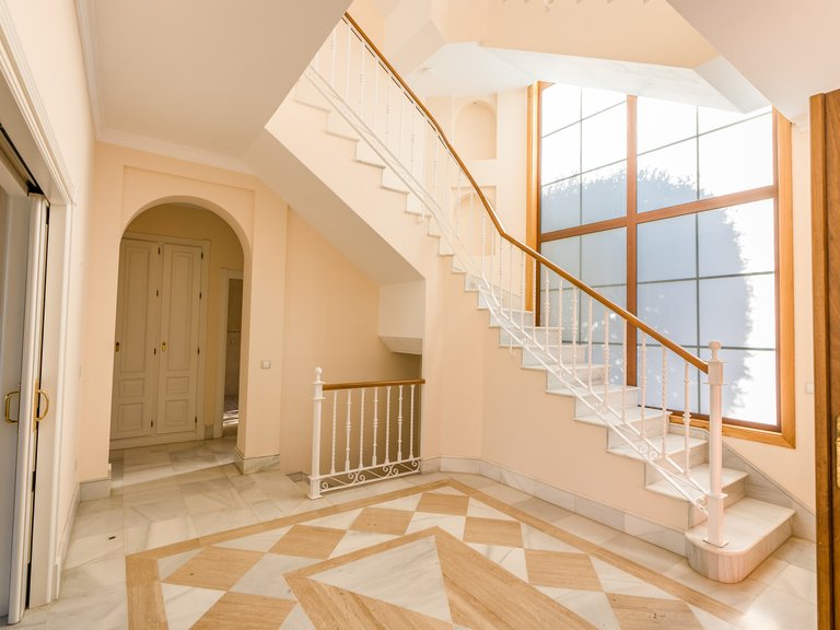 CHARMING FAMILY VILLA FOR SALE IN THE HEART OF MARBELLA 18