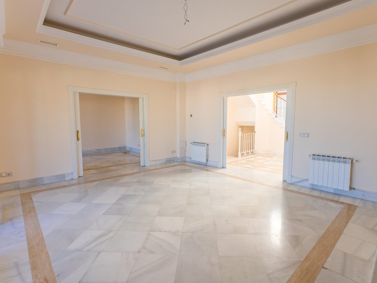 CHARMING FAMILY VILLA FOR SALE IN THE HEART OF MARBELLA 11