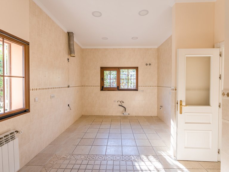CHARMING FAMILY VILLA FOR SALE IN THE HEART OF MARBELLA 16