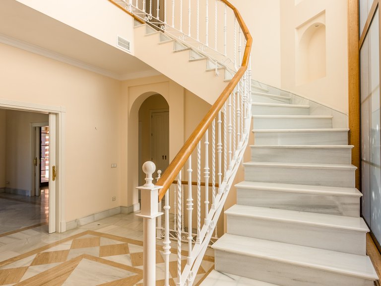 CHARMING FAMILY VILLA FOR SALE IN THE HEART OF MARBELLA 8