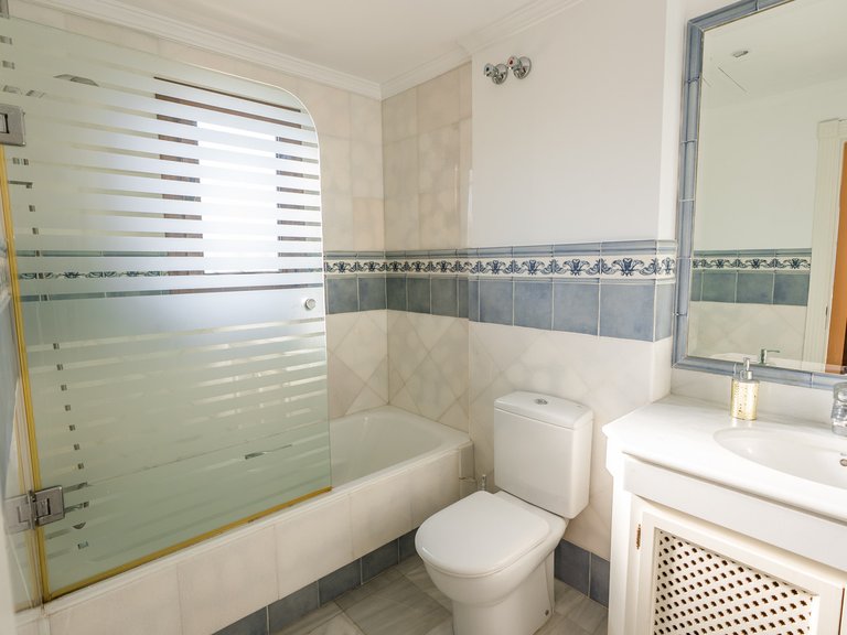 CHARMING FAMILY VILLA FOR SALE IN THE HEART OF MARBELLA 27
