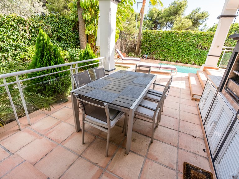 ENTZÜCKENDE FAMILIENVILLA ZUM VERKAUF IM HERZEN VON MARBELLA 15