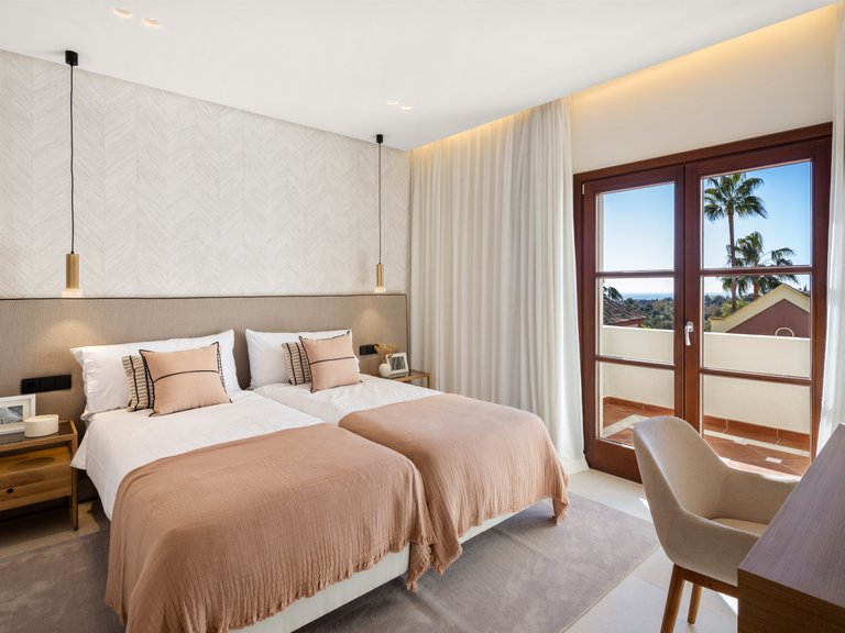 ENTZÜCKENDES MITTELMEER-STADTHAUS ZUM VERKAUF AN DER GOLDEN MILE VON MARBELLA 17