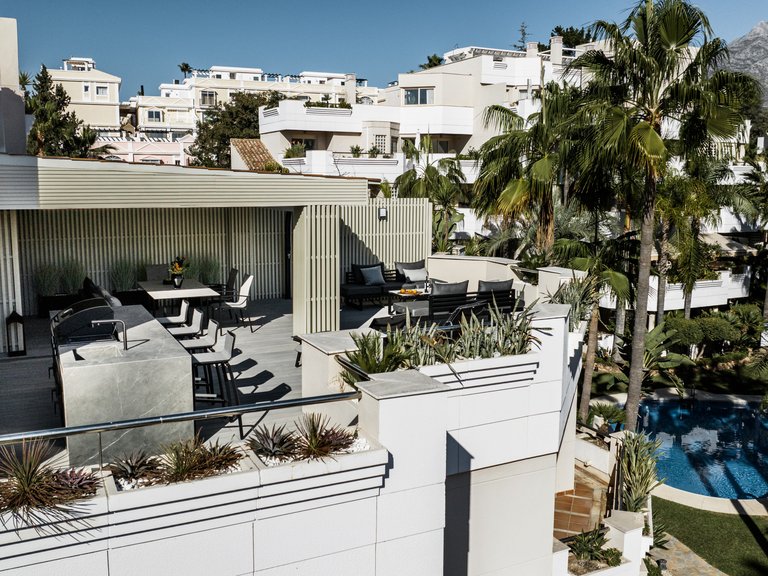 CONTEMPORARY 2-BEDROOM APARTMENT FOR SALE NEAR PUERTO BANUS, MARBELLA 7