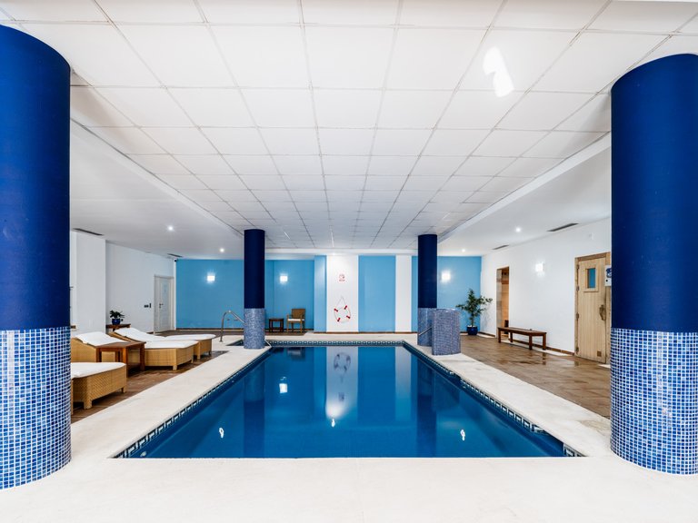 CONTEMPORARY 2-BEDROOM APARTMENT FOR SALE NEAR PUERTO BANUS, MARBELLA 15