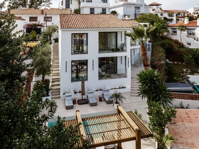VILLA ESTÉTICA EN VENTA CERCA DE PUERTO BANÚS, MARBELLA 1