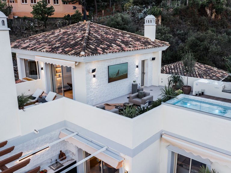 LUXUEUX DUPLEX PENTHOUSE AVEC VUE MER À VENDRE À NUEVA ANDALUCÍA, MARBELLA 1