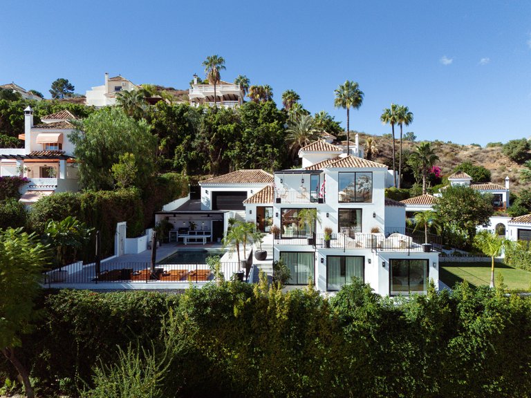 Villa for Sale in Nueva Andalucia Malaga 1
