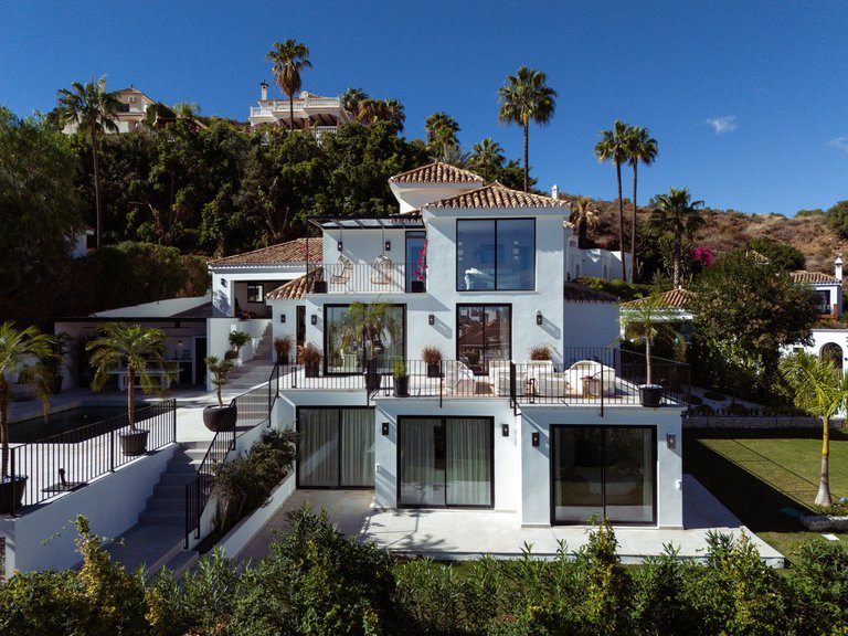 Villa for Sale in Nueva Andalucia Malaga 19