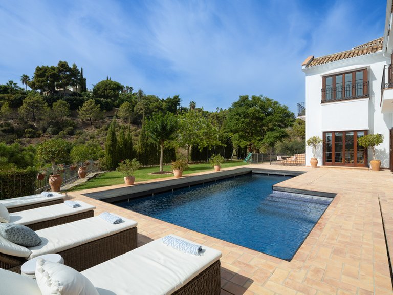 BEZAUBERNDE FAMILIENVILLA ZUM VERKAUF IN EL MADRONAL, BENAHAVIS 4