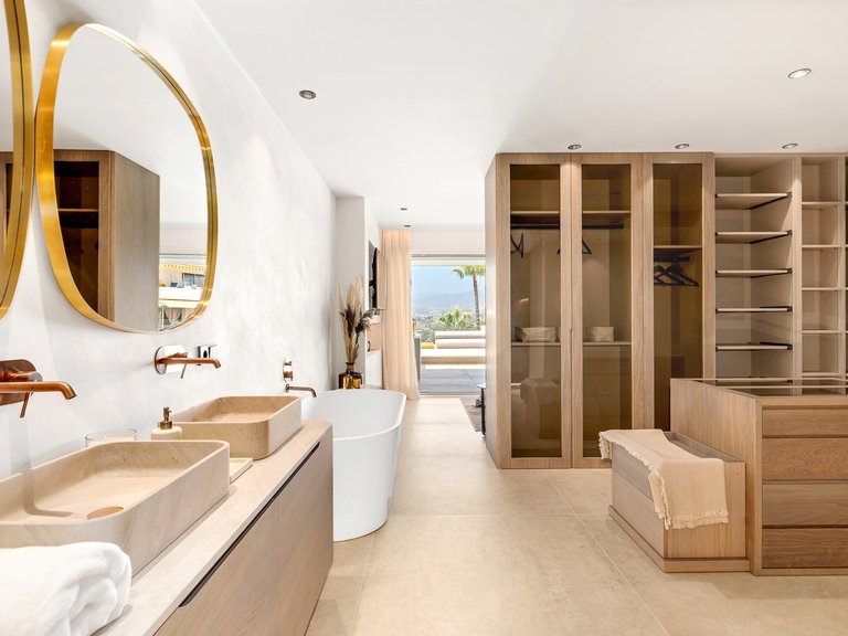 HERRLICHE FAMILIENWOHNUNG MIT PANORAMAUSSICHT ZUM VERKAUF AUF DER GOLDEN MILE 6