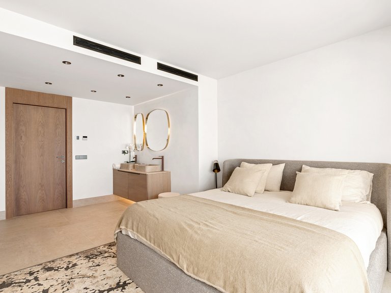 HERRLICHE FAMILIENWOHNUNG MIT PANORAMAUSSICHT ZUM VERKAUF AUF DER GOLDEN MILE 21