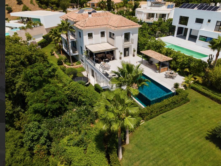 Villa for Sale in Benahavis Malaga 39