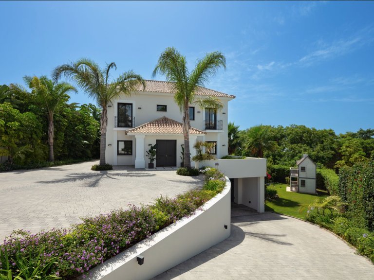 Villa for Sale in Benahavis Malaga 36