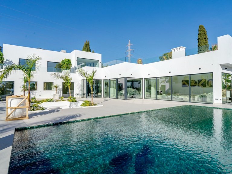 Villa for Sale in Marbella Este Malaga 7