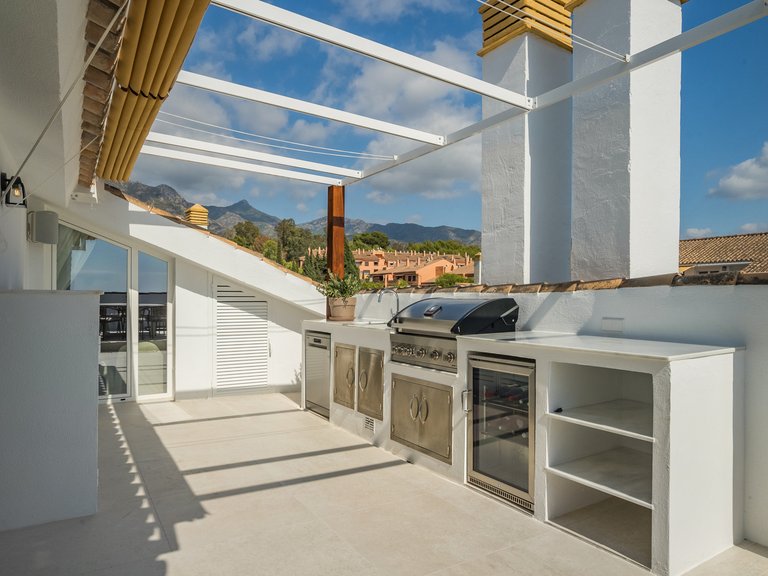 ELEGANTES DUPLEX-PENTHOUSE ZUM VERKAUF AN GOLDEN MILE 22