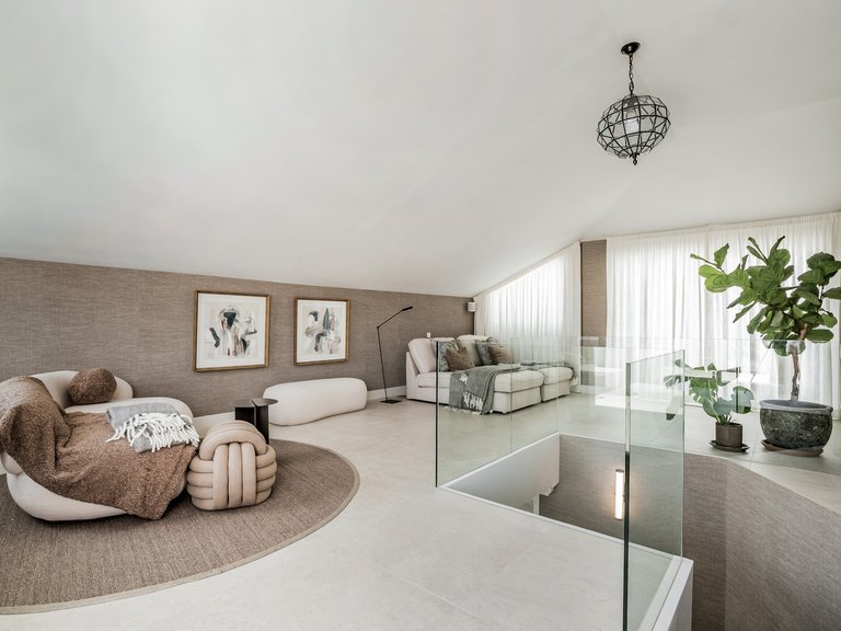 ELEGANTES DUPLEX-PENTHOUSE ZUM VERKAUF AN GOLDEN MILE 15