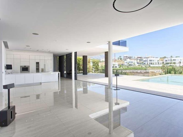 Villa for Sale in Nueva Andalucia Malaga 6
