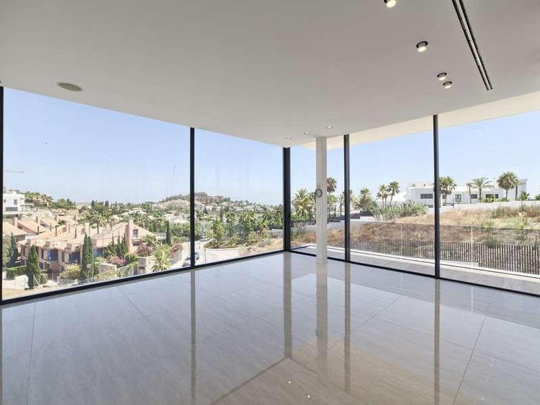 Villa for Sale in Nueva Andalucia Malaga 10