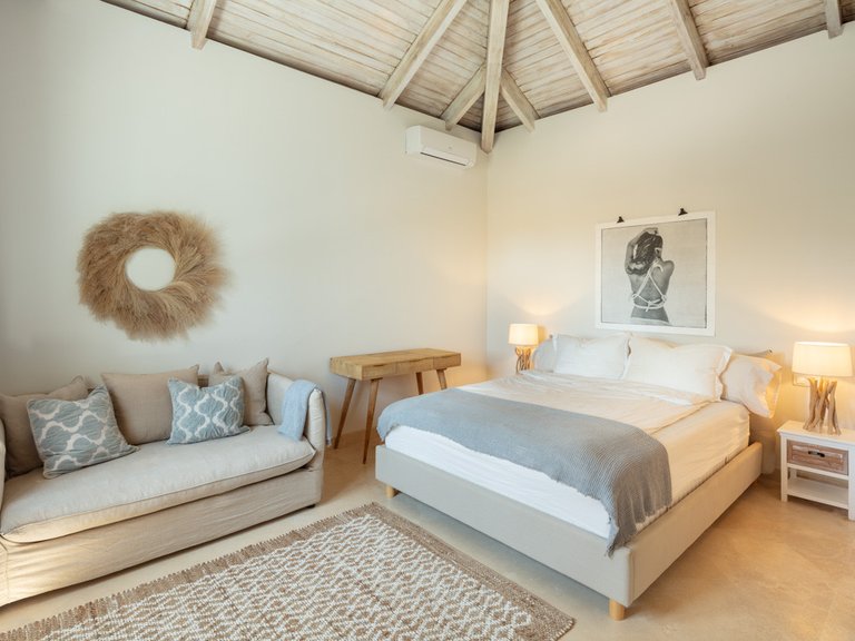 HERVORRAGENDE VILLA ZUM VERKAUF IN EL PARAISO 18