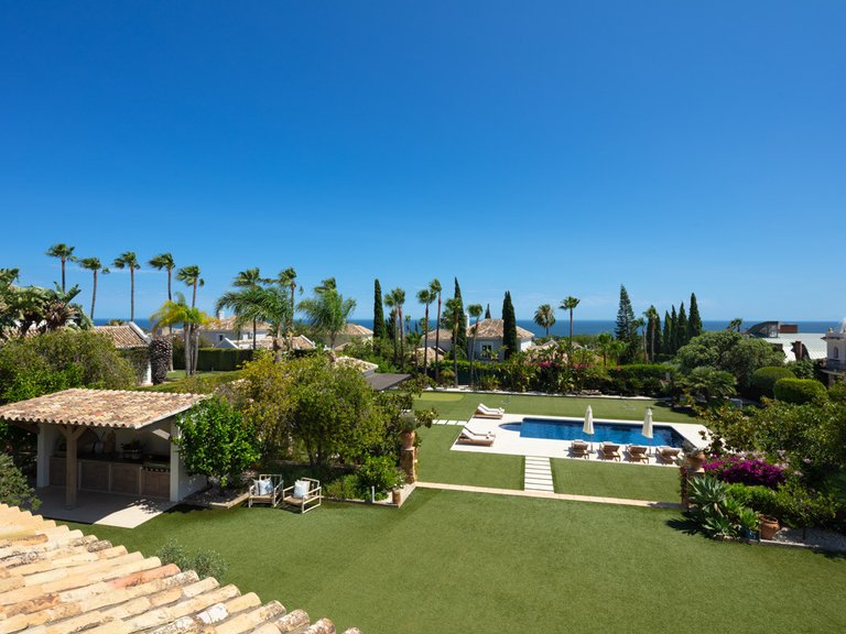 HERVORRAGENDE VILLA ZUM VERKAUF IN EL PARAISO 23