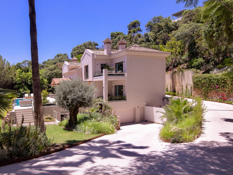 Villa for Sale in Benahavis Malaga 17