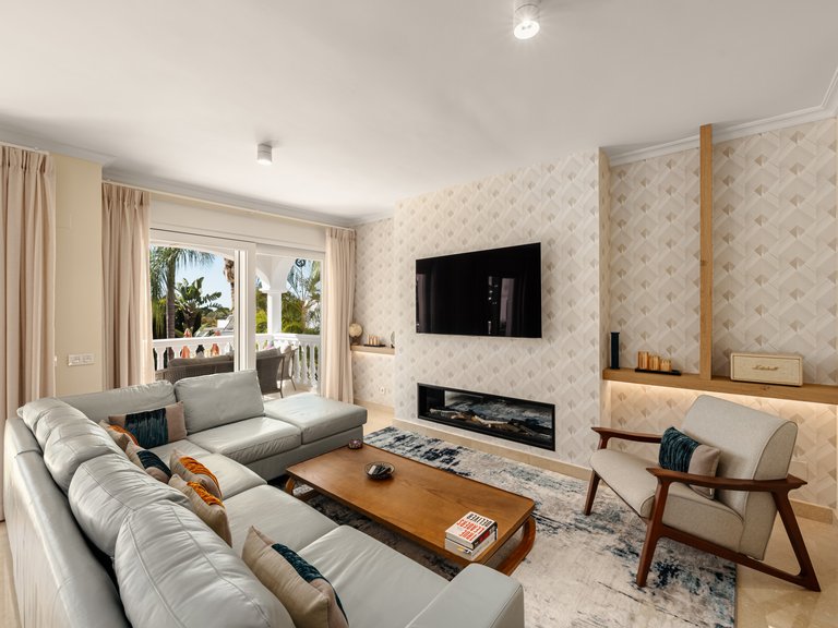 ENCHANTING MEDITERRANEAN VILLA FOR SALE IN NAGUELES 5