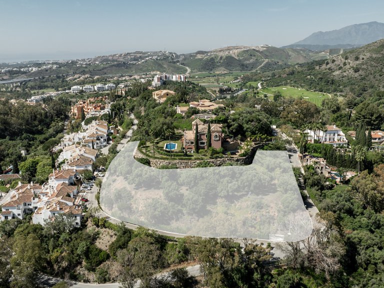 DISTINCTIVE PLOT WITH BALI VILLA PROJECT FOR SALE IN LOS ALMENDROS, BENAHAVIS 1