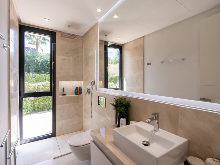 HERRLICHE MODERNE VILLA ZUM VERKAUF IN NUEVA ANDALUCÍA, MARBELLA 25