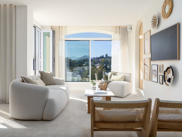 ERHÖHTES DUPLEX-PENTHOUSE ZUM VERKAUF AUF DEN HÜGELN VON LA QUINTA, BENAHAVIS 12