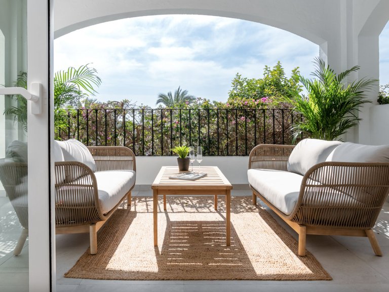 REFURBISHED TOWNHOUSE WITH GYM AND CINEMA FOR SALE IN CLUB SIERRA, MARBELLA 3