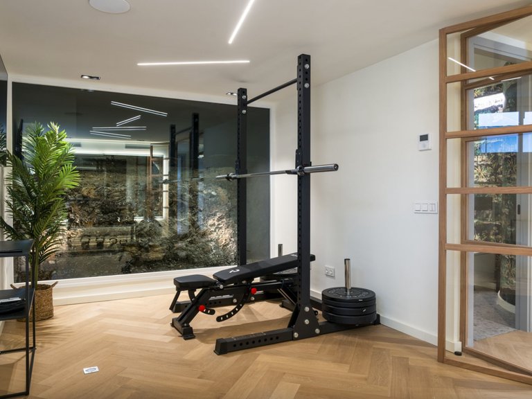 REFURBISHED TOWNHOUSE WITH GYM AND CINEMA FOR SALE IN CLUB SIERRA, MARBELLA 21