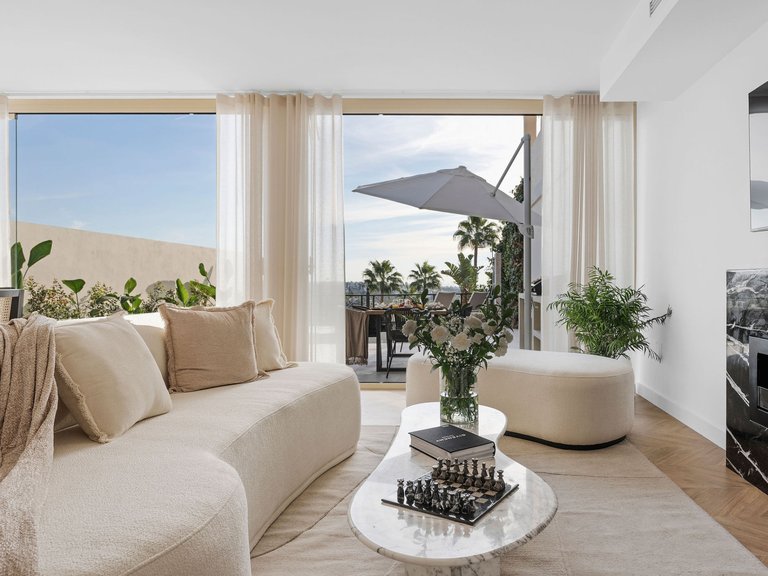 ELEGANT GROUND FLOOR APARTMENT FOR SALE IN NUEVA ANDALUCIA 8