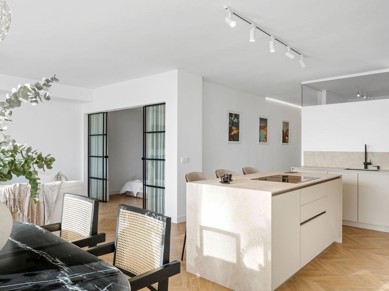 ELEGANT GROUND FLOOR APARTMENT FOR SALE IN NUEVA ANDALUCIA 9