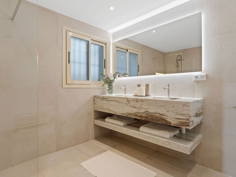 ELEGANT GROUND FLOOR APARTMENT FOR SALE IN NUEVA ANDALUCIA 20