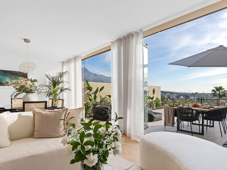 ELEGANT GROUND FLOOR APARTMENT FOR SALE IN NUEVA ANDALUCIA 13