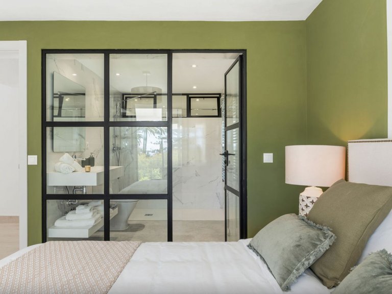 BRIGHT REFURBISHED VILLA FOR SALE IN EL ROSARIO, MARBELLA EAST 30