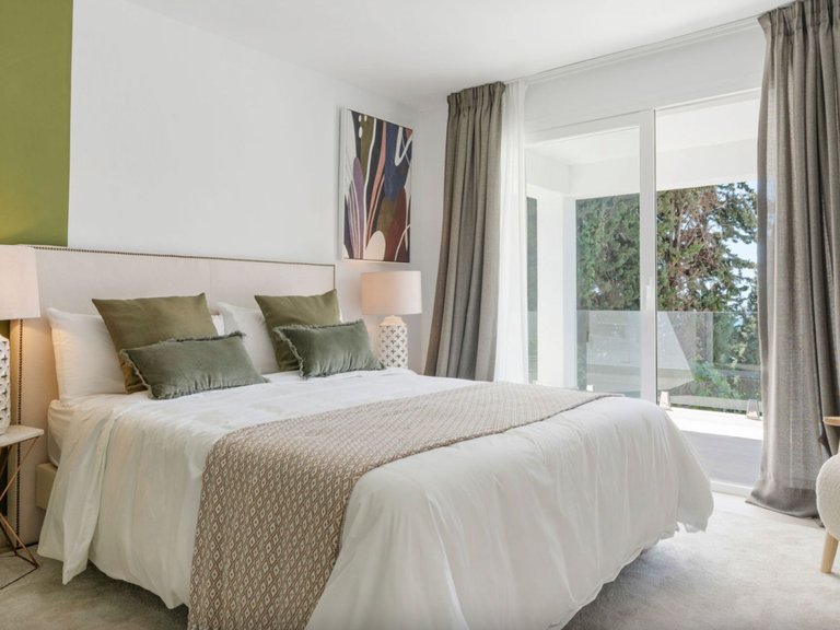 BRIGHT REFURBISHED VILLA FOR SALE IN EL ROSARIO, MARBELLA EAST 23