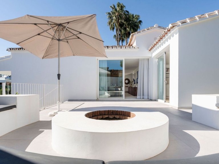 BRIGHT REFURBISHED VILLA FOR SALE IN EL ROSARIO, MARBELLA EAST 22