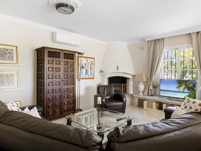 ZAUBERHAFTE TRADITIONELLE VILLA ZUM VERKAUF IN NUEVA ANDALUCIA 9