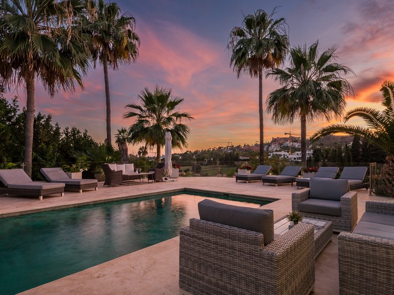 CHARMING FAMILY HOME WITH STUNNING VIEWS FOR SALE IN NUEVA ANDALUCIA, MARBELLA 19
