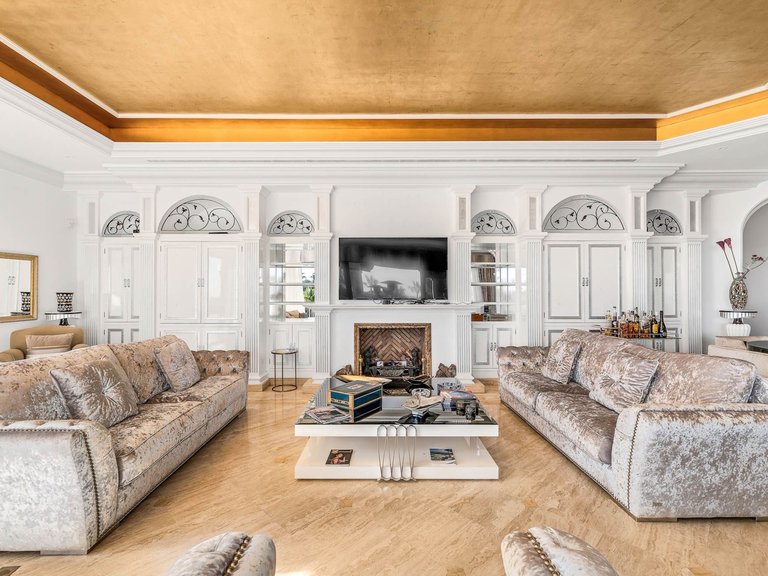MEDITERANEAN-STYLE GRAND ESTATE FOR SALE IN BENAHAVIS 15