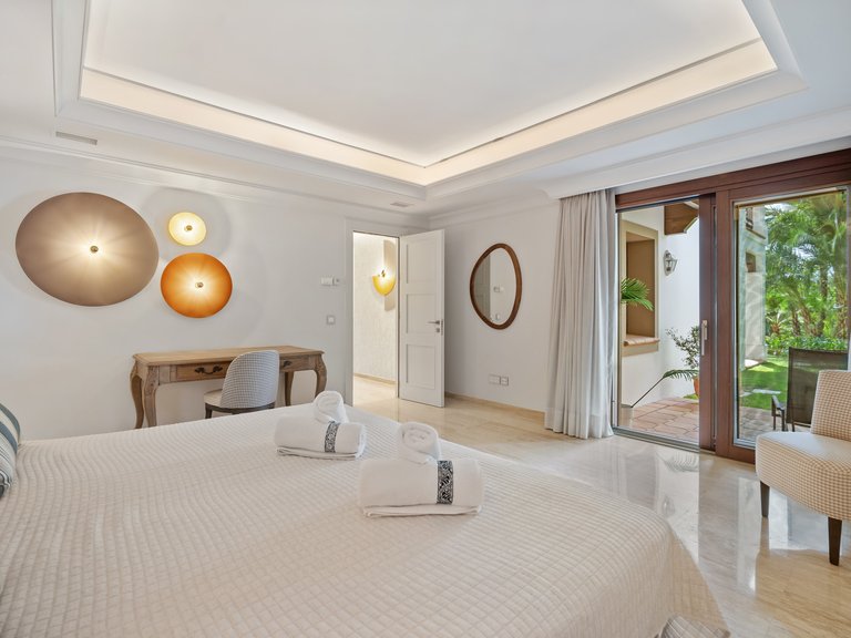 MEDITERANEAN-STYLE GRAND ESTATE FOR SALE IN BENAHAVIS 43