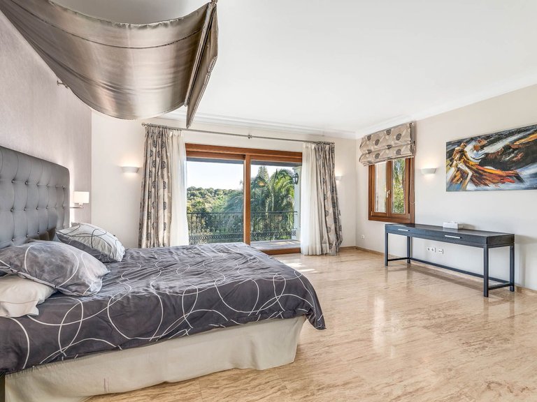 MEDITERANEAN-STYLE GRAND ESTATE FOR SALE IN BENAHAVIS 23