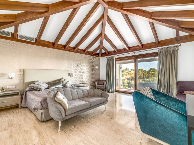 MEDITERANEAN-STYLE GRAND ESTATE FOR SALE IN BENAHAVIS 19